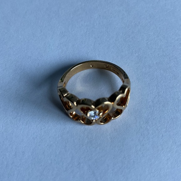Jewelry - Vintage Heart Ring with a Diamond
